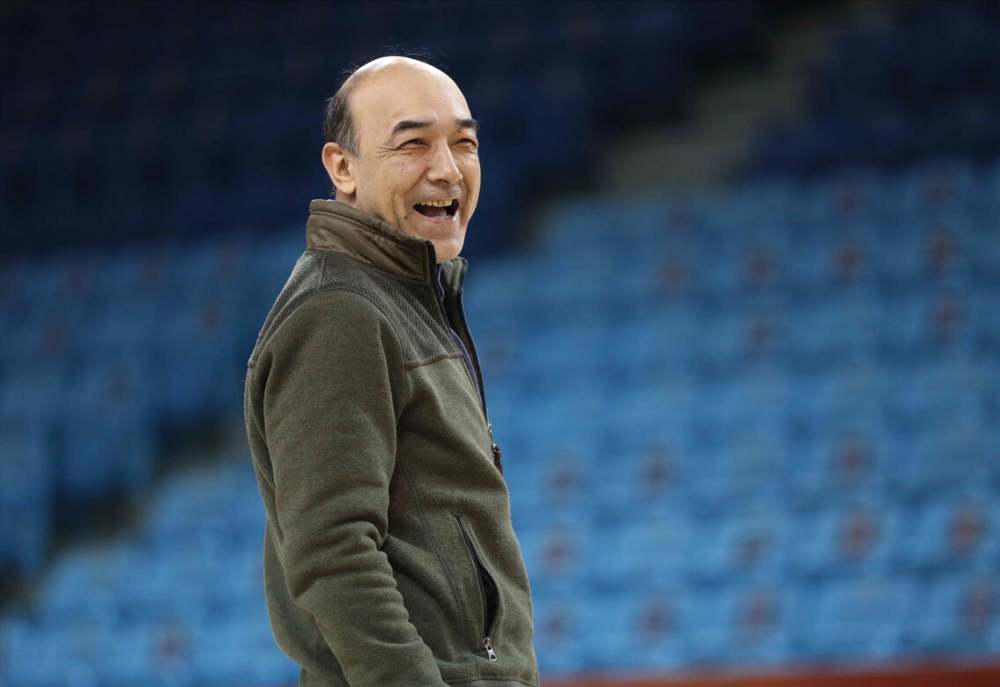 包含集结日夏洛特黄蜂调整名单以备CBA季后赛；战术微调环节打磨；压力陡增；医务组通报恢复的词条