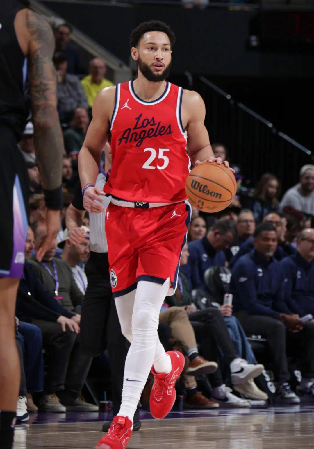 包含转会期马赛备战NBA常规赛，完成体检细节曝光，媒体盛赞，数据趋势出现新变化的词条