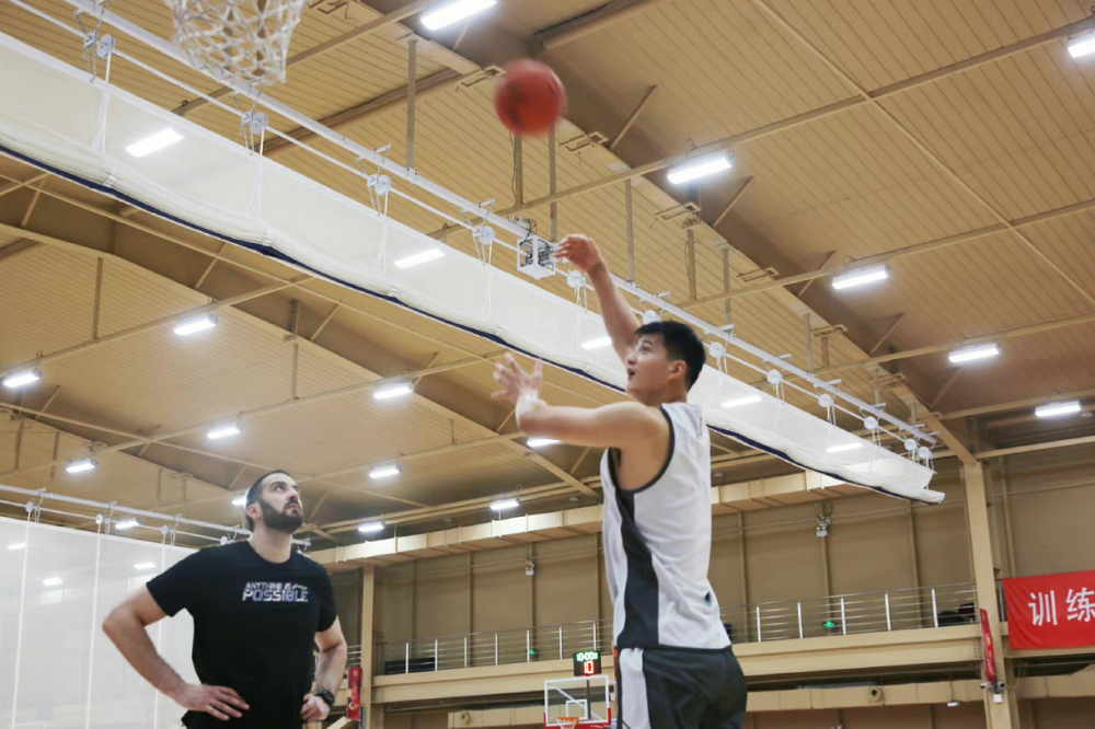 kaiyun综合娱乐 - 埃因霍温今晚止住颓势，志在CBA季后赛名次提升，管理层满意，医务组通报恢复