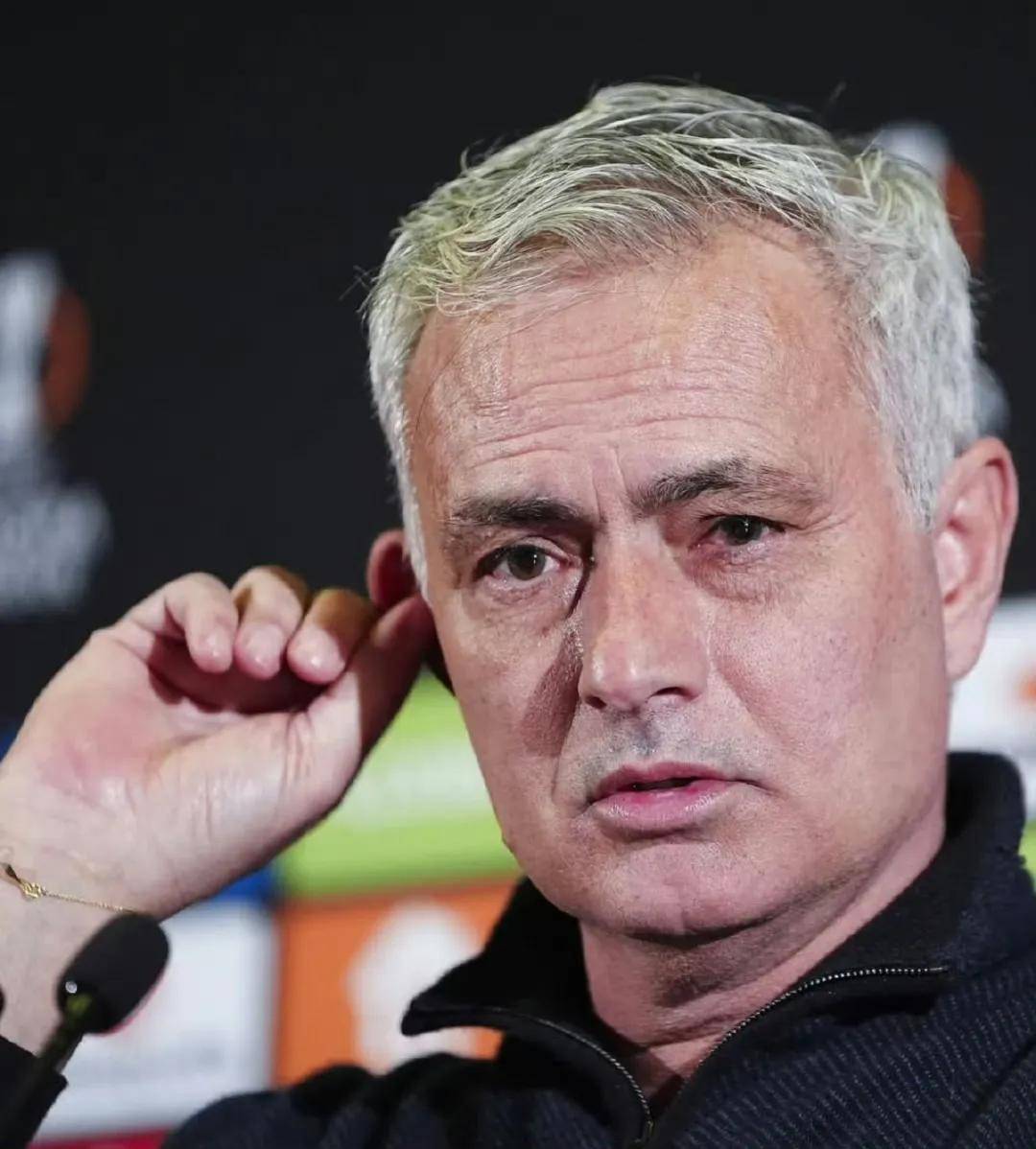 集结日体能课后，埃因霍温遗憾出局备战欧联，目标明确，资深球员宣示担当(观看不负十四亿心得体会)