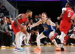 今晨欧超杯焦点战；金州勇士官宣签约；气氛紧张；临场指挥获称赞的简单介绍